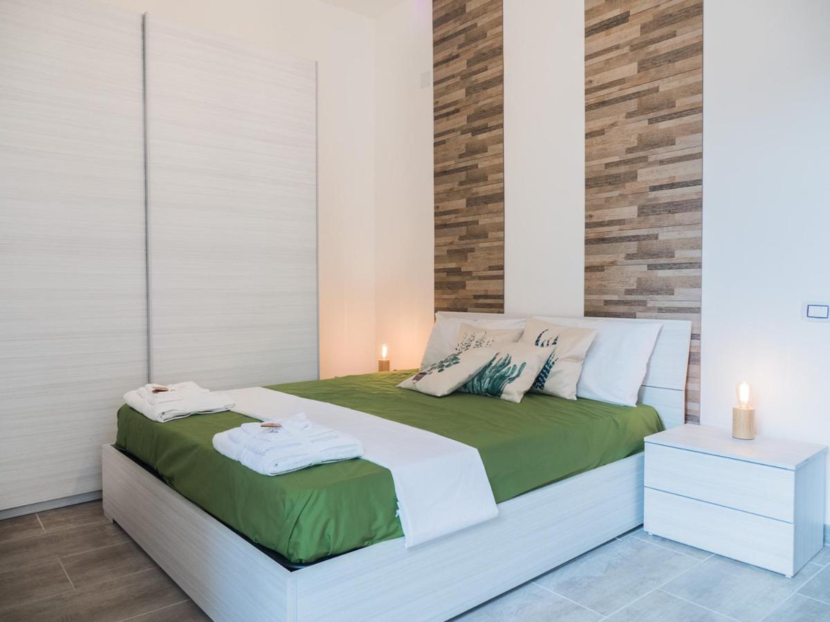 Chiaia Premium Flat, Naples Center, Near Seaside Apartman Kültér fotó