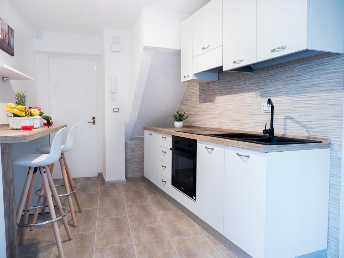 Chiaia Premium Flat, Naples Center, Near Seaside Apartman Kültér fotó